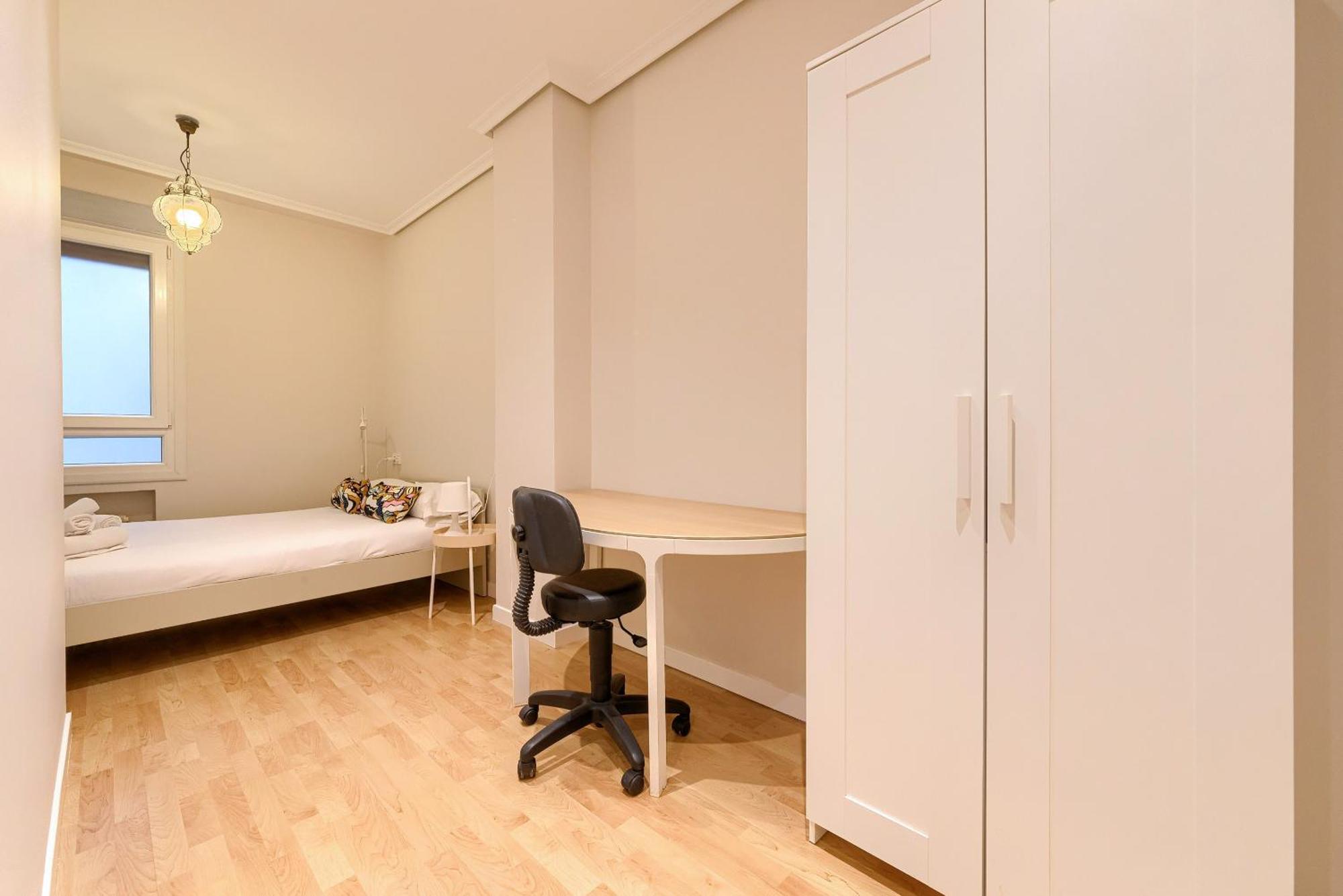 Euskalduna, Vivienda Turistica Moderna Y Renovado Bilbao Esterno foto