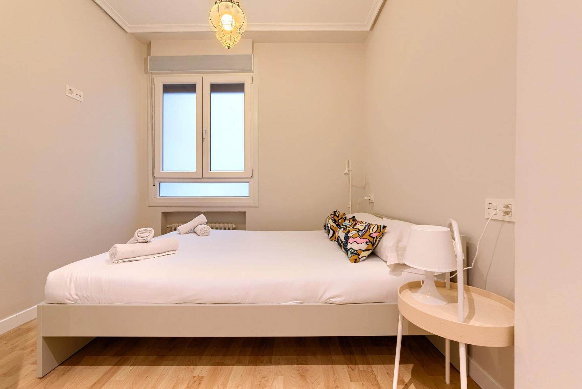 Euskalduna, Vivienda Turistica Moderna Y Renovado Bilbao Esterno foto