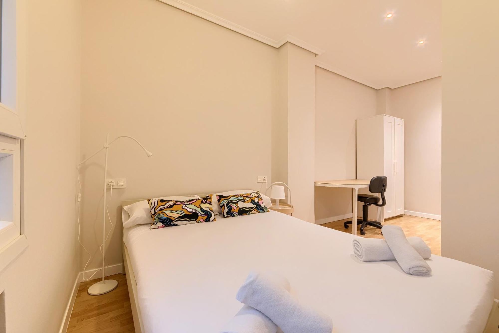 Euskalduna, Vivienda Turistica Moderna Y Renovado Bilbao Esterno foto