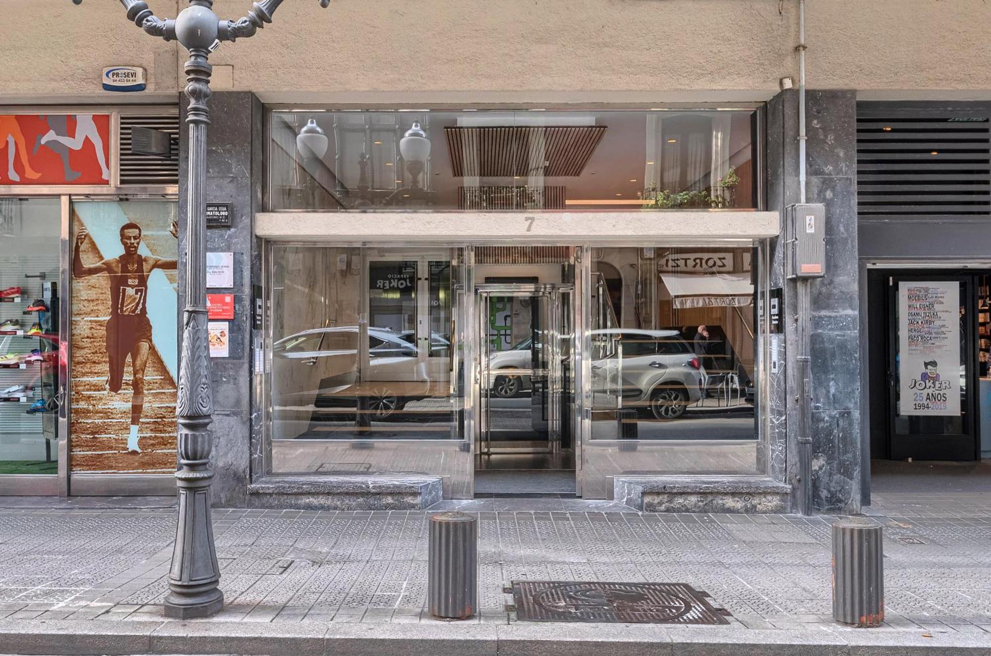 Euskalduna, Vivienda Turistica Moderna Y Renovado Bilbao Esterno foto